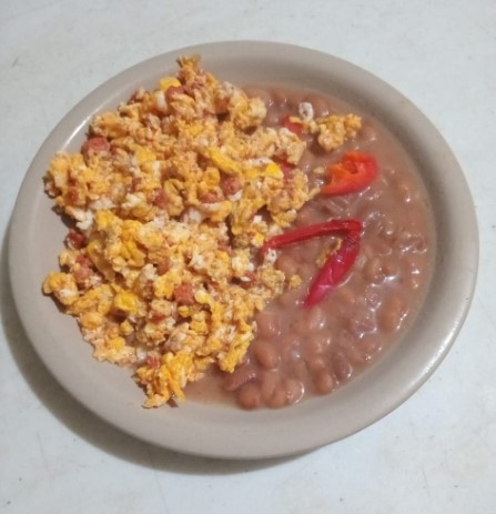 Huevo con chorizo